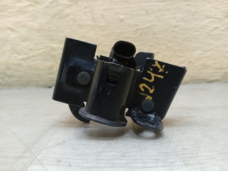 Запчасть замок капота Mercedes M W164 A2198800160 контрактная Замок капота Mercedes M W164 A2198800160 контрактная