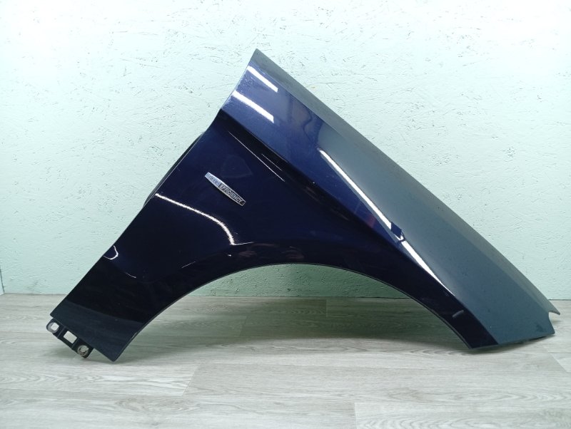 Крыло переднее правое Mercedes ML W166 A1668802600 контрактная