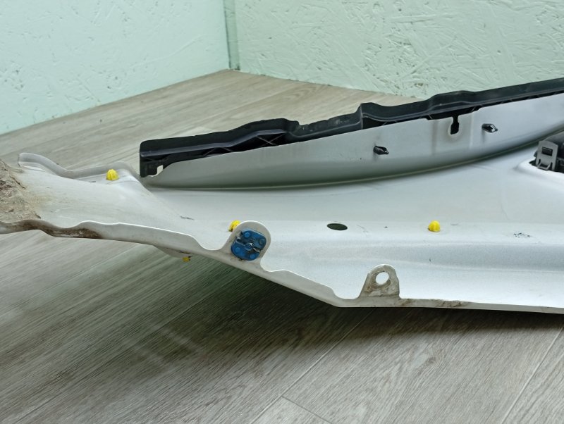 Крыло переднее левое Discovery 4 L319