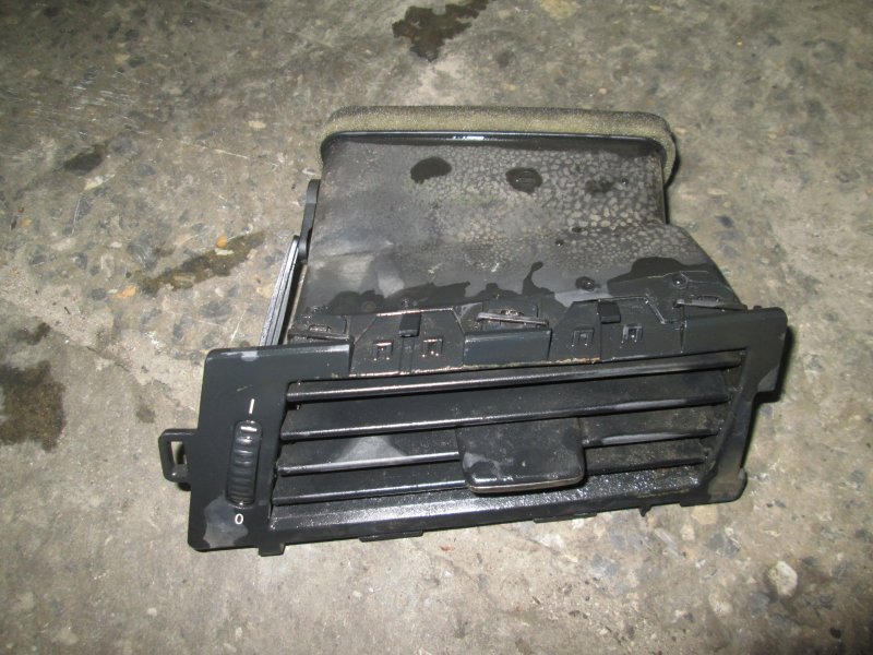 Решетка вентиляционная Bmw 5-Series E60 N52B25A 2006 передняя правая