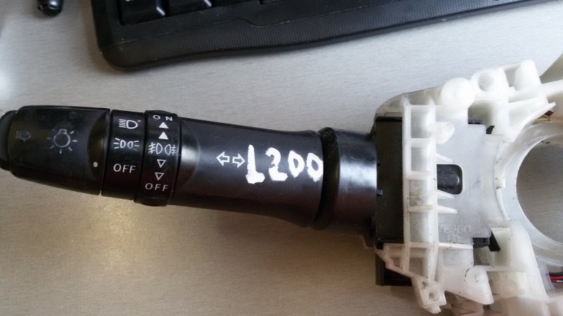 Блок подрулевых переключателей Mitsubishi L200 KB4T 4D56 2008
