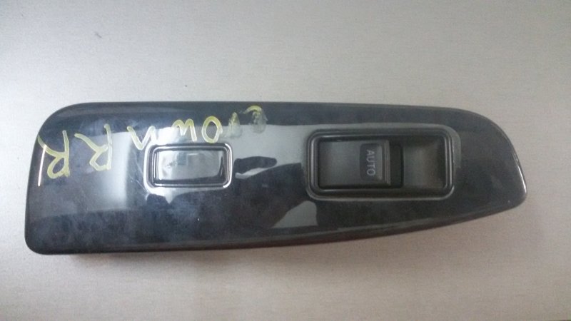 Кнопка стеклоподъемника Toyota Crown JZS171 147,1/200 2000 задняя правая
