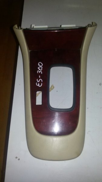 Накладка на консоль кпп Lexus Es300 MCV30 1MZ-FE 2002