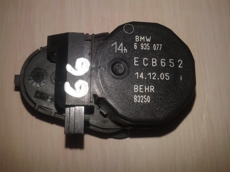 Сервопривод заслонок печки Bmw 7-Series E65 N62B44A 2003