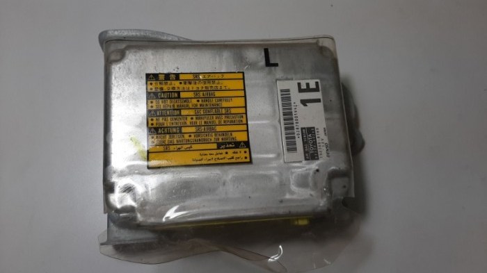 Блок управления air bag Lexus Lx470 UZJ100 2UZ-FE 2005