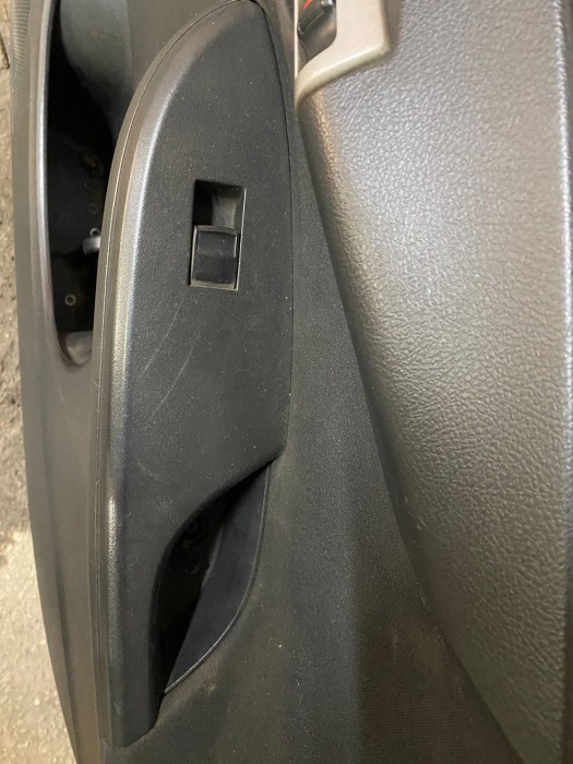 Кнопка стеклоподъемника Toyota Corolla E150 1ZR-FE 2006 передняя правая