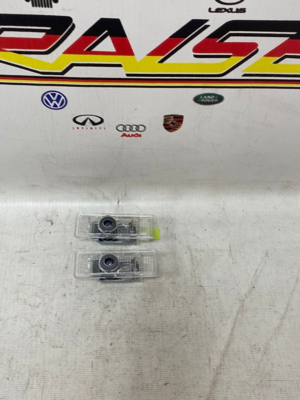 Плафон салона BMW X6 2022 G06 B57D30 L044700003LED контрактная