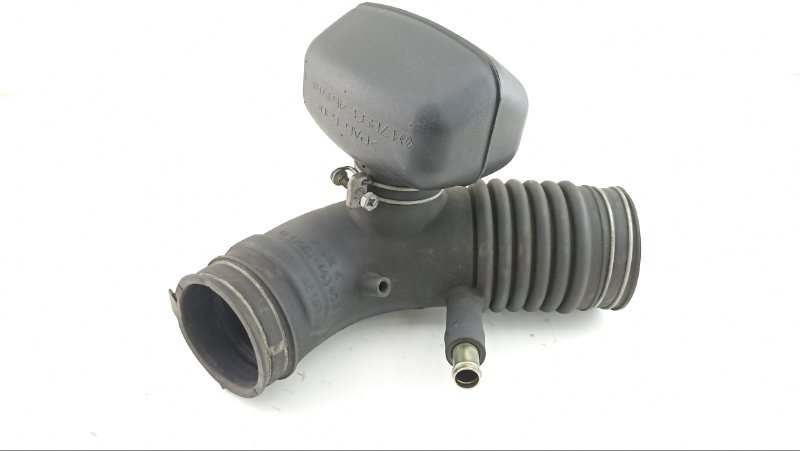 Патрубок воздушн.фильтра TOYOTA BREVIS JCG15 1JZGE 2002 (б/у)