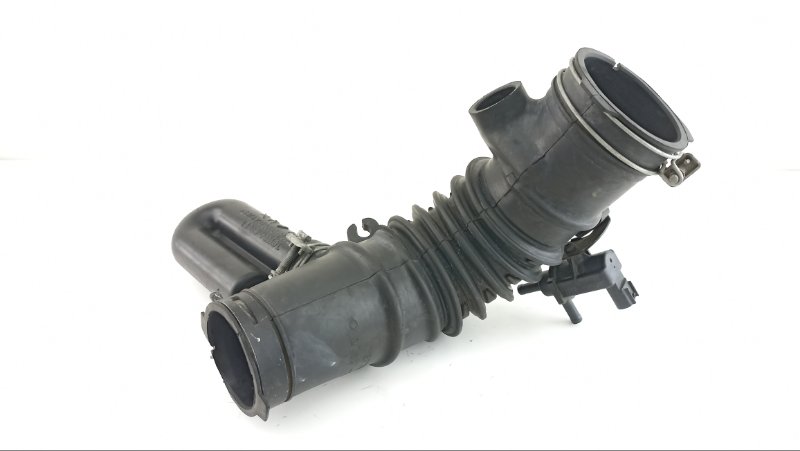 Патрубок воздушн.фильтра TOYOTA IPSUM ACM21 2AZ 2005 (б/у)