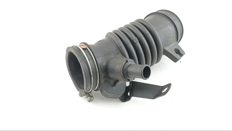 Патрубок воздушн.фильтра TOYOTA RACTIS NCP105 1NZ 2006 (б/у)