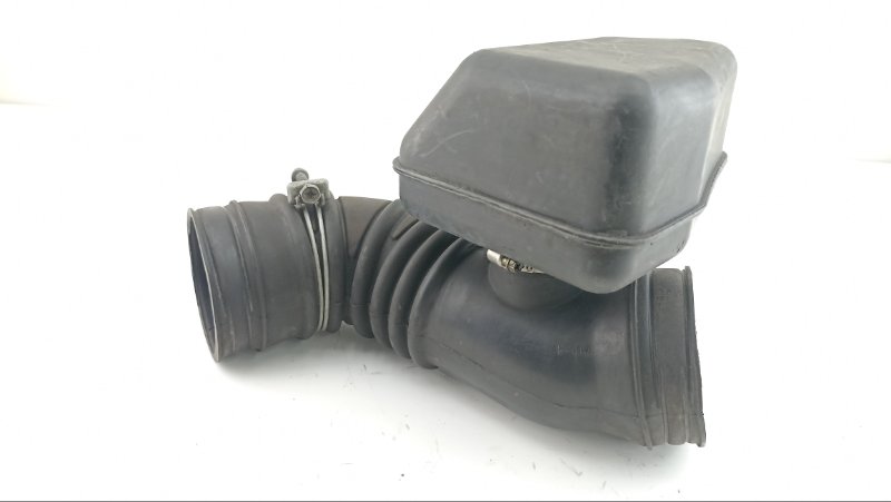 Патрубок воздушн.фильтра TOYOTA HILUX SURF RZN185 3RZFE 2000 (б/у)