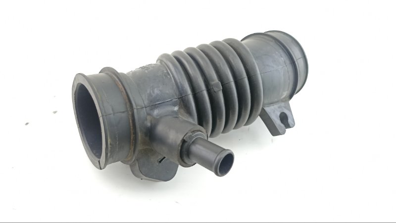 Патрубок воздушн.фильтра TOYOTA RACTIS NCP105 1NZ 2006 (б/у)