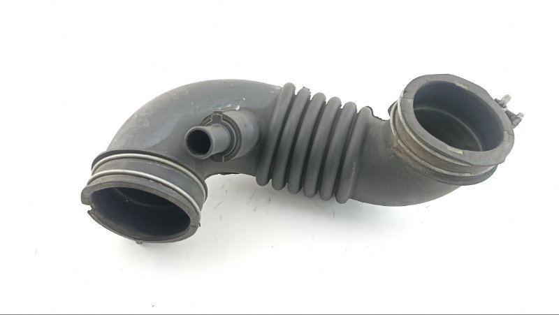 Патрубок воздушн.фильтра TOYOTA FUNCARGO NCP25 1NZ 2002 (б/у)