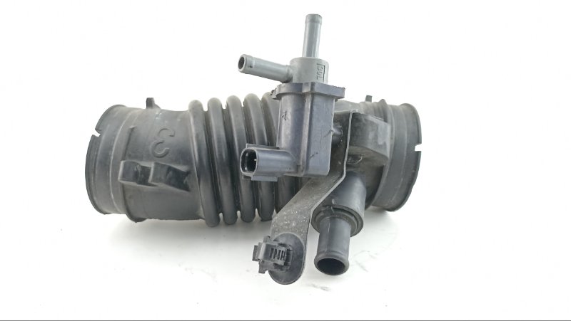 Патрубок воздушн.фильтра TOYOTA RACTIS NCP105 1NZ 2006 (б/у)