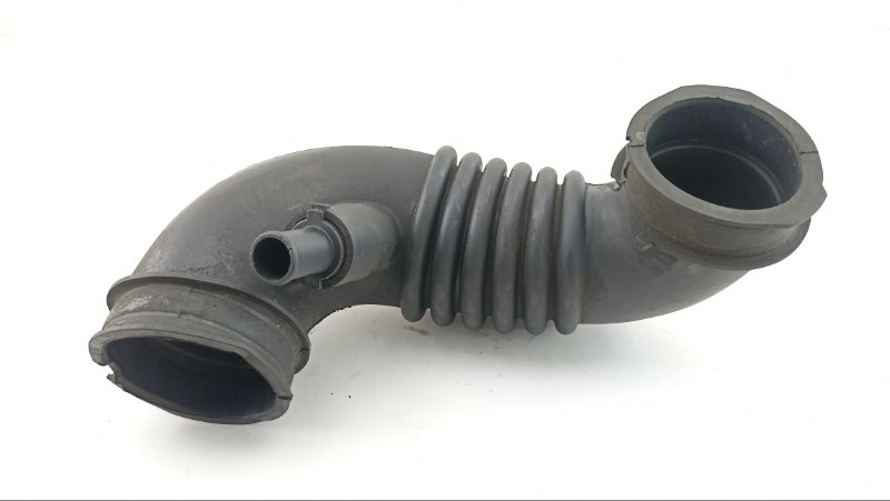 Патрубок воздушн.фильтра TOYOTA VITZ NCP15 2NZ 2000 (б/у)