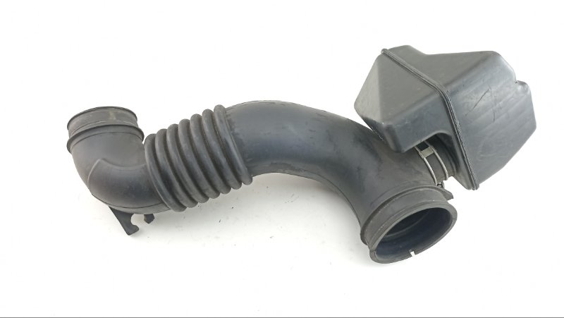 Патрубок воздушн.фильтра TOYOTA ALLION AZT240 1AZFSE 2004 (б/у)