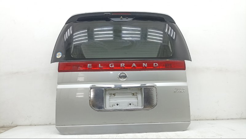 Дверь задняя Nissan Elgrand E51 2003