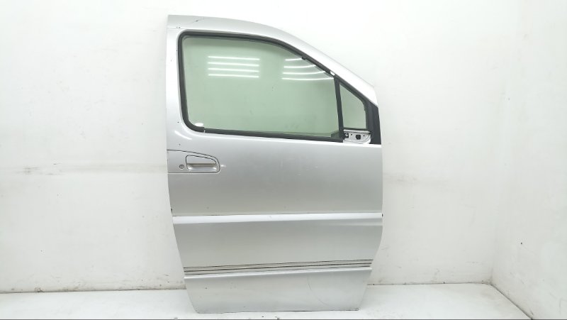 Дверь Nissan Elgrand E50 2000 передняя правая