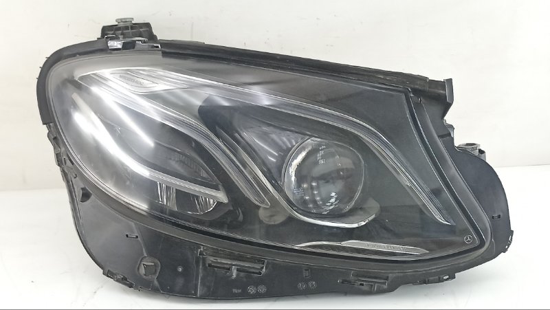 Фара Mercedes E-Class W213 2018 правая