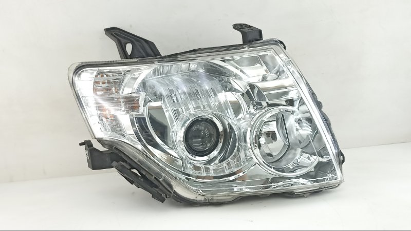Фара Mitsubishi Pajero V93W 2007 правая