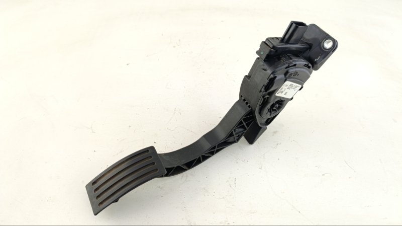 Педаль газа Ford Focus CB8 PNDA 2011