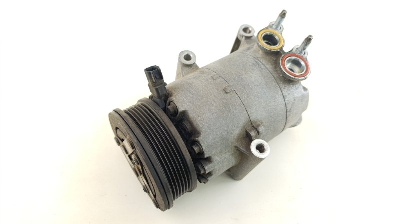 Компрессор кондиционера Ford Focus CB8 PNDA 2011