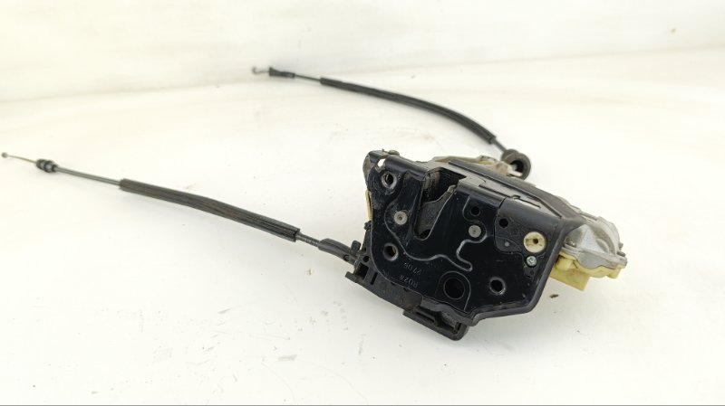Замок двери VOLKSWAGEN PASSAT 3C2 BVY 2006 передний правый (б/у)