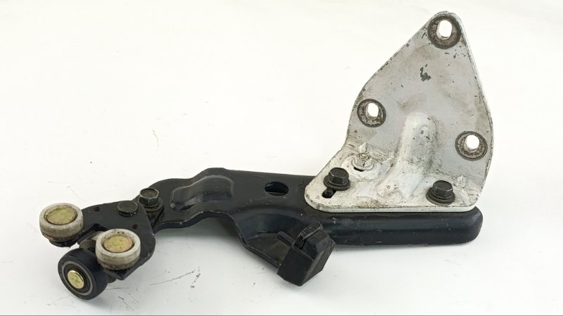 Ролик раздвижной двери NISSAN SERENA TC24 QR20 2004 задний правый (б/у)