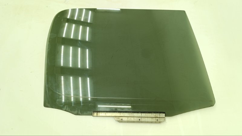 Стекло двери TOYOTA FUNCARGO NCP20 2NZ 2002 заднее левое (б/у)