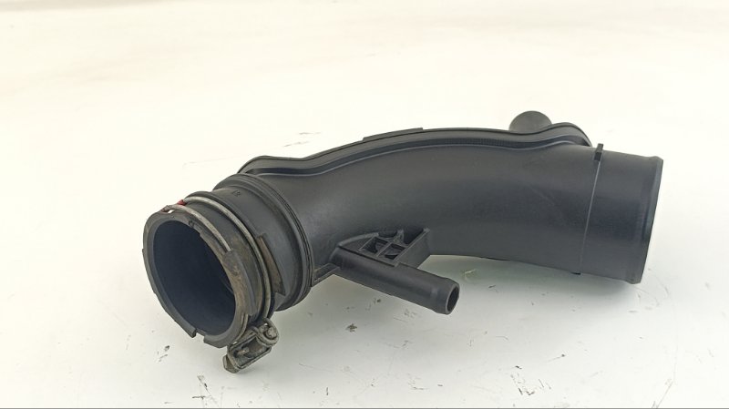 Патрубок воздушн.фильтра TOYOTA LAND CRUISER VJA300 V35AFTS 2021 (б/у)