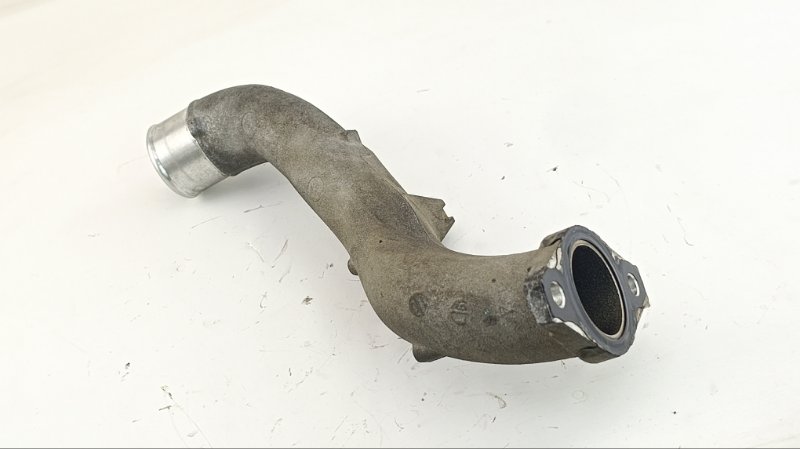 Патрубок интеркулера TOYOTA LAND CRUISER VJA300 V35AFTS 2021 (б/у)
