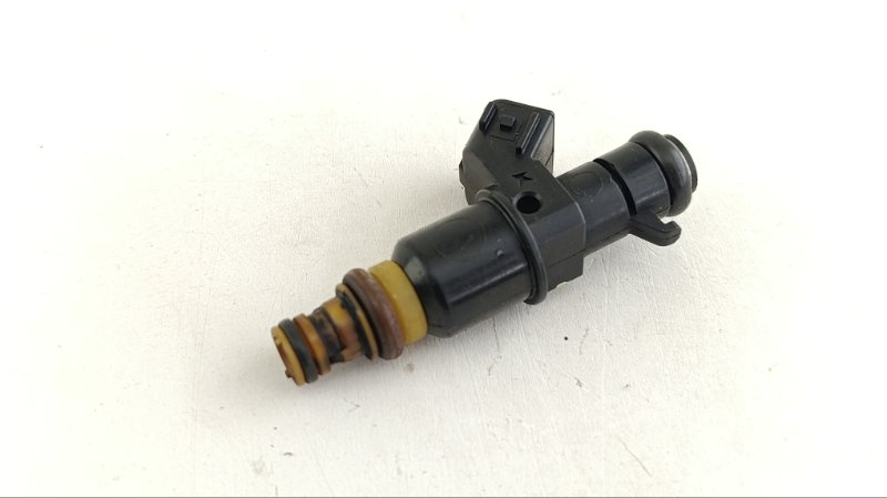 Форсунка топливная HONDA CR-V RD7 K24A1 2004 (б/у)