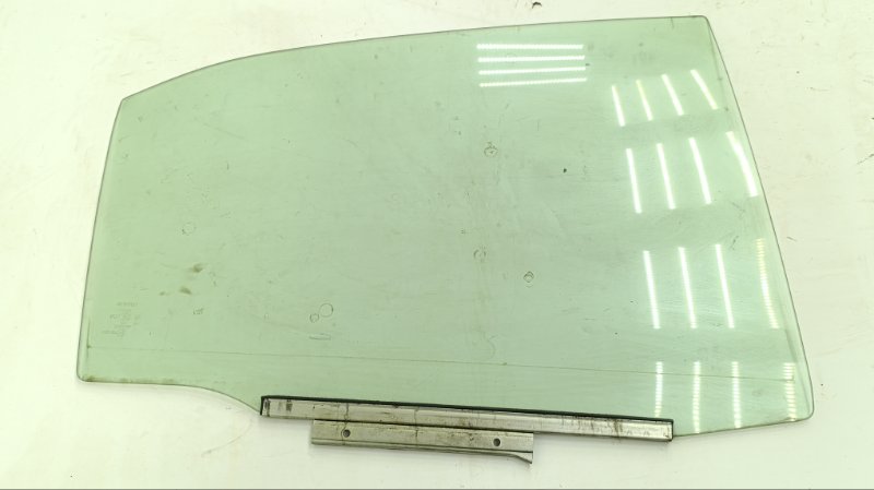 Стекло двери TOYOTA CAMRY ACV40 2AZ 2007 заднее правое (б/у)