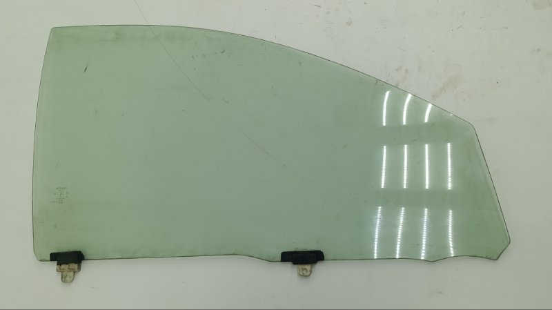 Стекло двери TOYOTA VITZ SCP10 1SZ 2001 переднее правое (б/у)