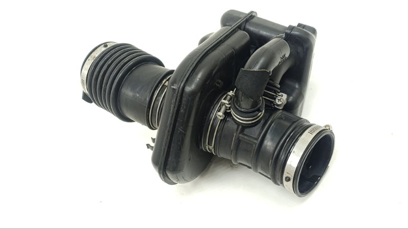 Патрубок воздушн.фильтра NISSAN MURANO PZ50 VQ35 2006 (б/у)