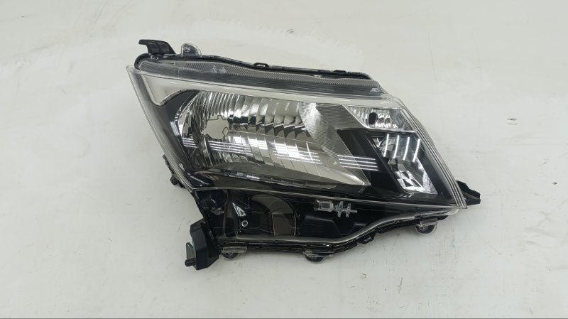 Фара TOYOTA TANK M900A 2019 правая (б/у)