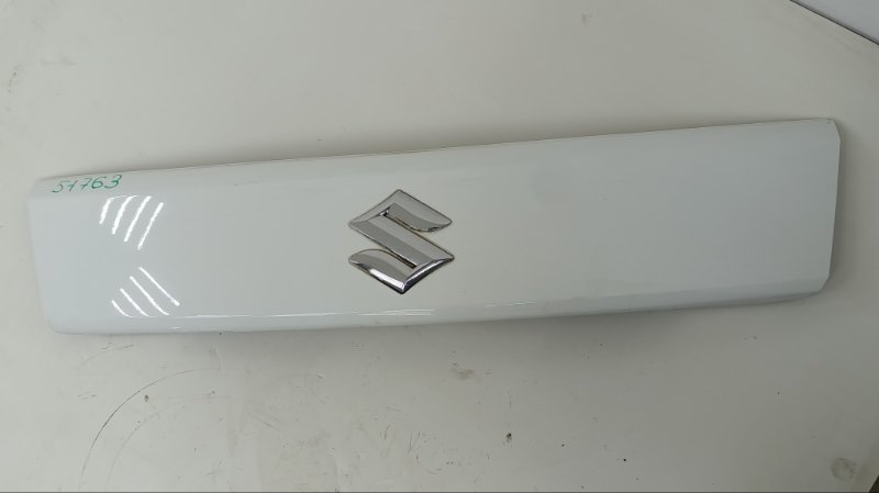 Накладка 5-й двери SUZUKI SPLASH XB32S K12B 2010 (б/у)