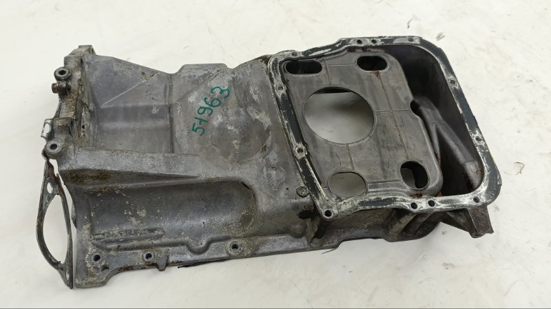 Поддон MITSUBISHI OUTLANDER CW6W 6B31 2007 (б/у)
