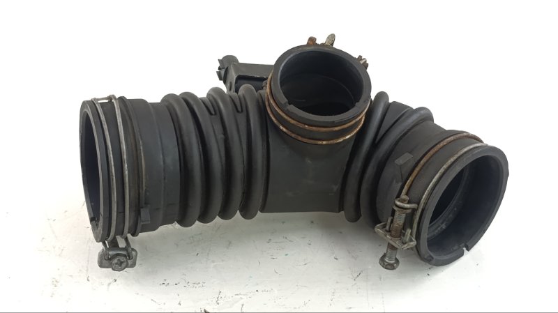 Патрубок воздушн.фильтра TOYOTA NADIA SXN10 3SFSE 1998 (б/у)
