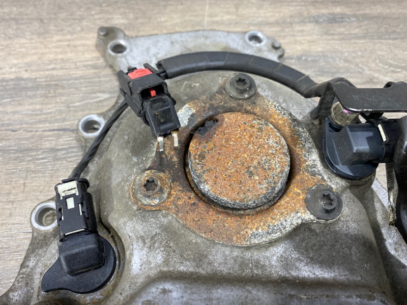 Крышка двигателя передняя TAHOE ESCALADE 2017 YS K2UC L86 6.2 Крышка двигателя передняя TAHOE ESCALADE 2017 YS K2UC L86 6.2