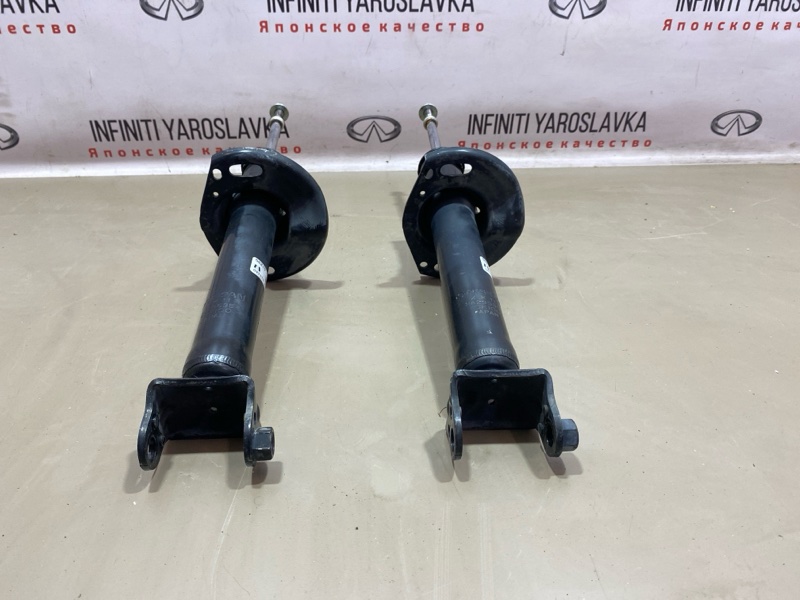 Амортизаторы задние 2WD Q70 M25 M56 Y51