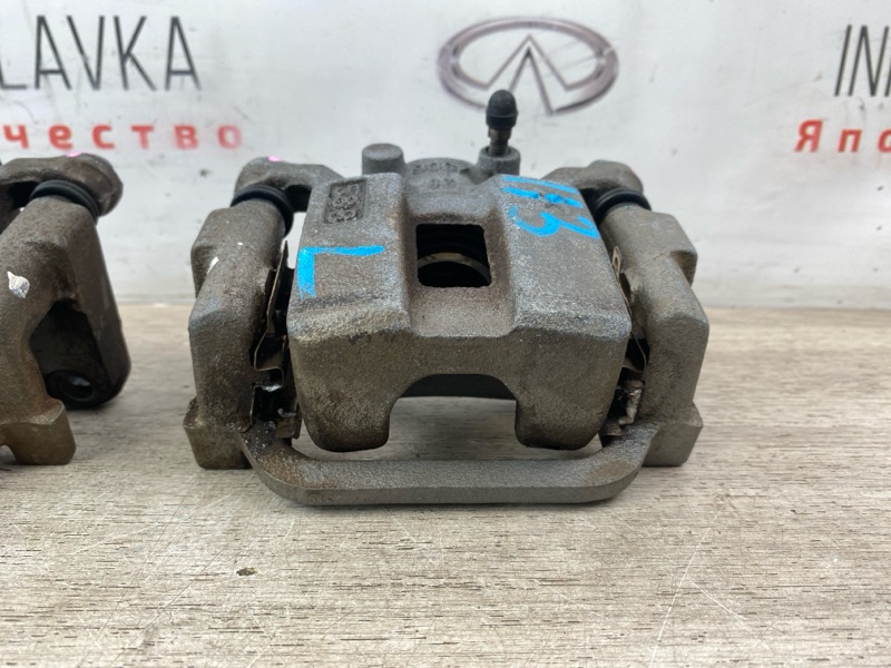 Суппорт комплект задний M35 M45 2005 Y50 VK45DE