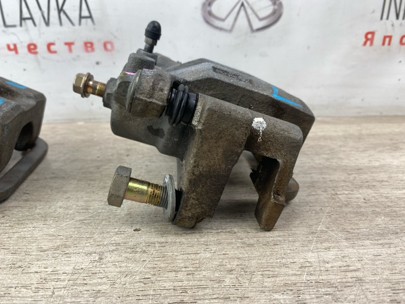 Суппорт комплект задний M35 M45 2005 Y50 VK45DE