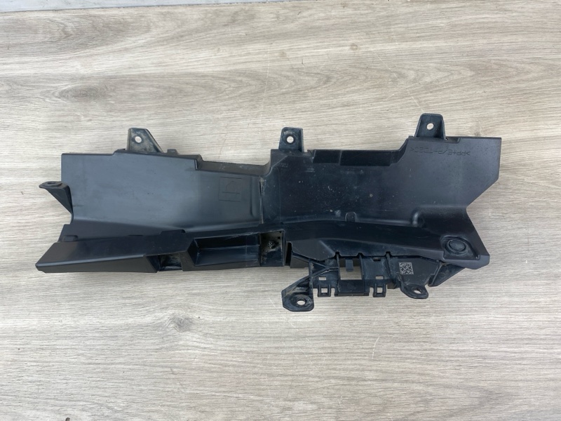 Кронштейн блока управления Toyota Land Cruiser 300 2022 VJA300 891B060011 контрактная