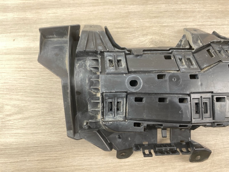 Кронштейн блока управления Land Cruiser 300 2022 VJA300