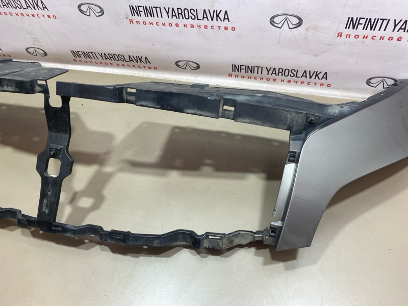 Бампер передний QX56 QX80 Z62