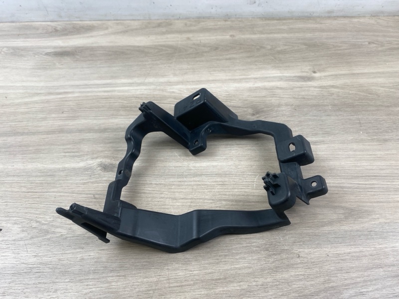Кронштейн птф передний правый TOYOTA Land Cruiser 300 2021 VJA300 8148160160 контрактная