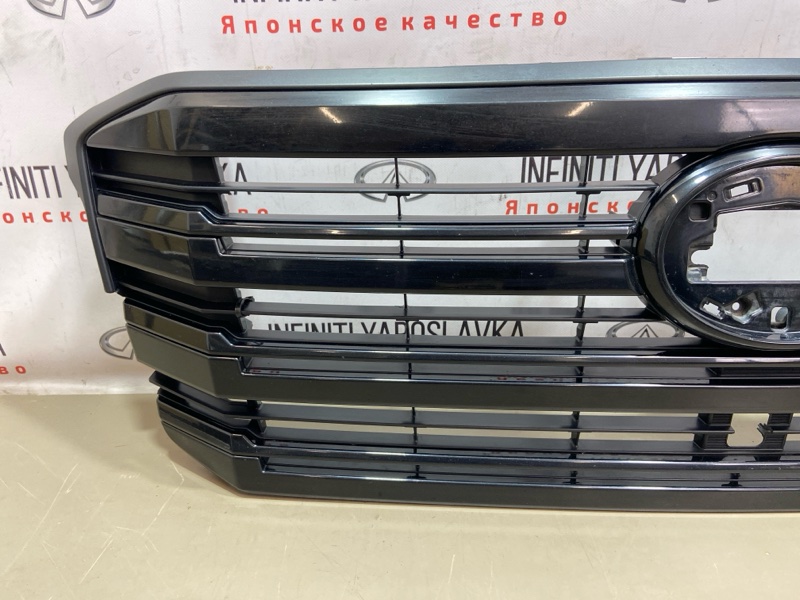 Решетка радиатора Land Cruiser 300 VJA300