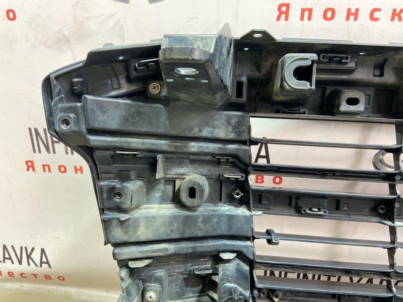 Решетка радиатора Land Cruiser 300 VJA300