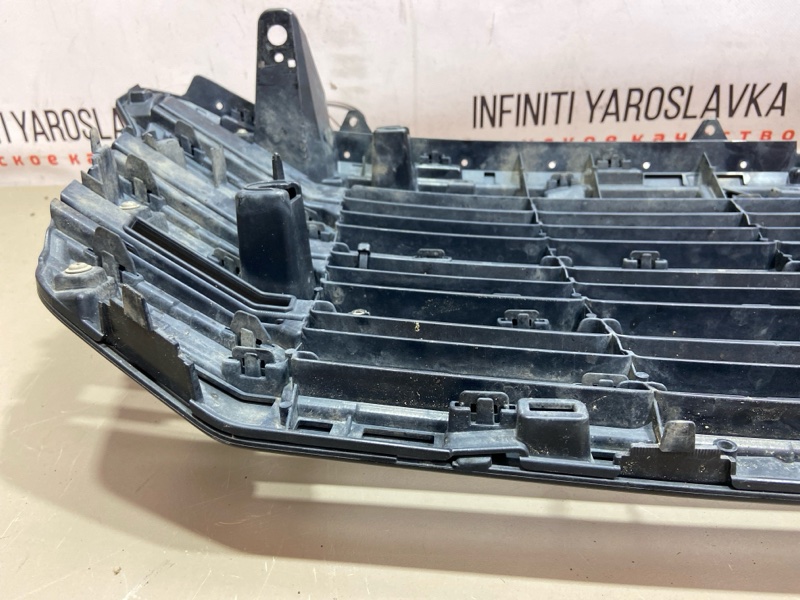 Решетка радиатора Land Cruiser 300 VJA300